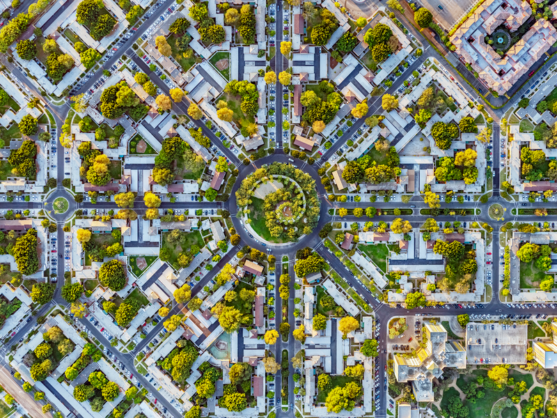 Illustration for article titled These Colorful Patterns Are Famous LA and NYC Neighborhoods From Above